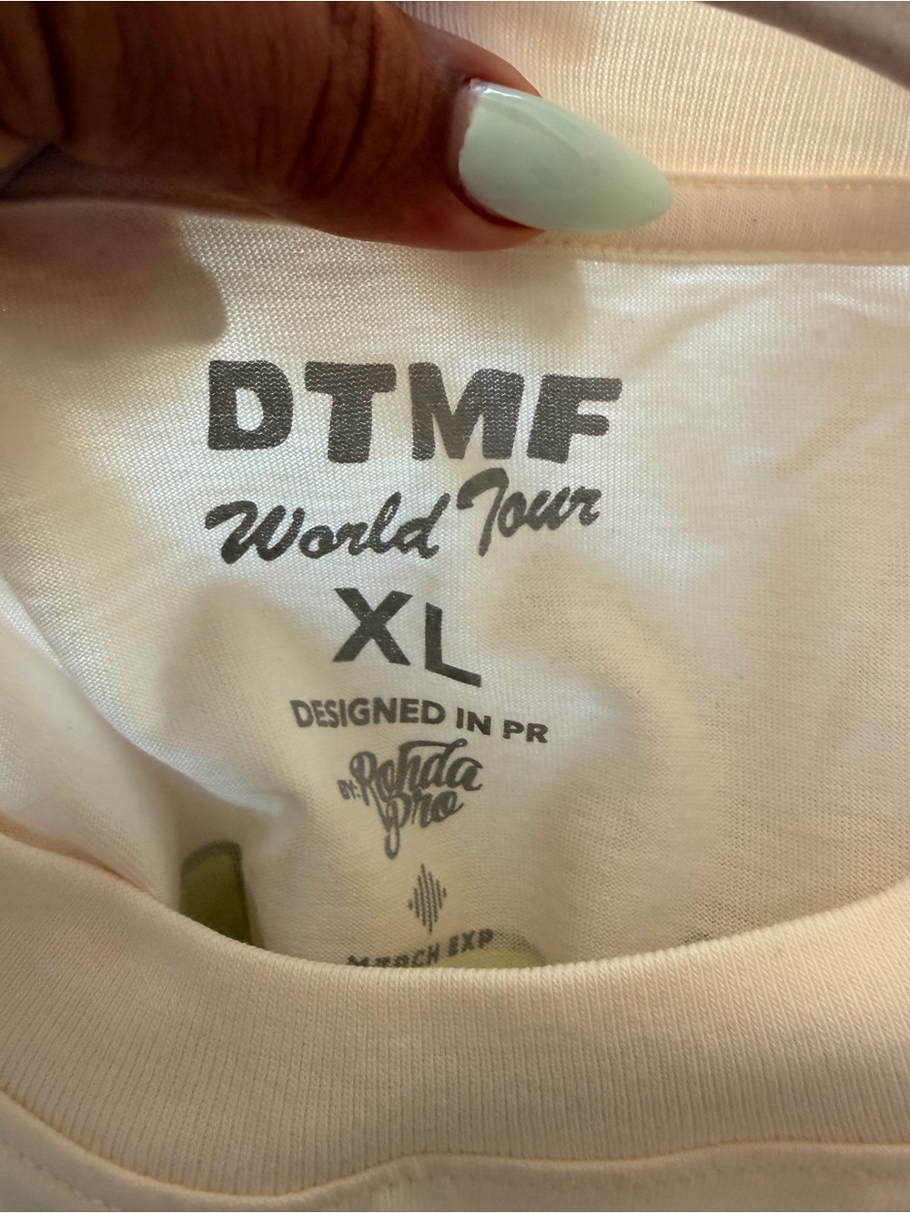 NWOT Bad Bunny DTMF World Tour TShirt XL - Picture 3 of 4